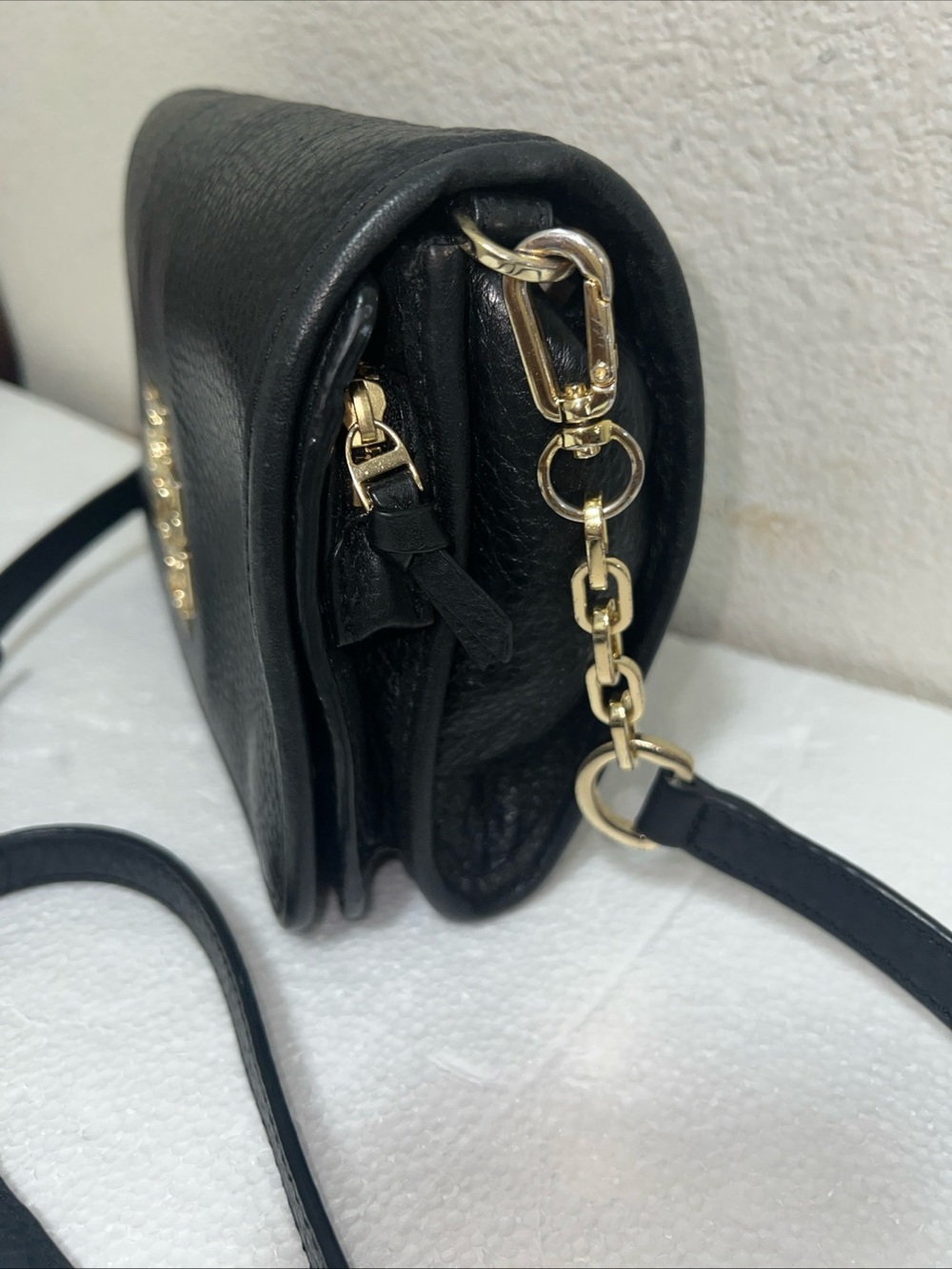 Tory Burch Black Pebbled Leather Crossbody with Gold Logo Accent - Picture 3 of 12